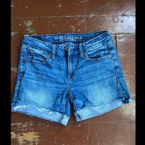Women’s American Eagle denim shorts